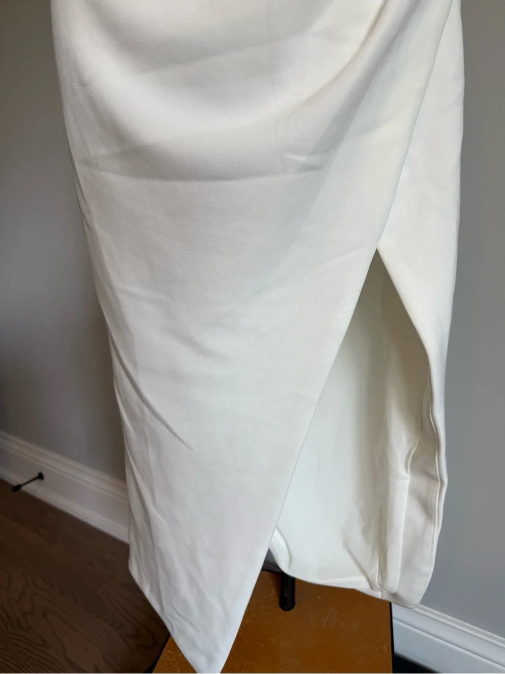 Elliatt White Halter Midi Dress with Floral Applique - Picture 9 of 10
